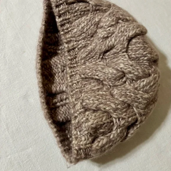 Aerie Super Warm Chunky Knit Beanie Hat - Picture 3 of 9